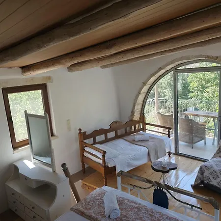 Kourtsa Feriehus *